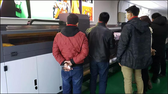 攜手共贏，創(chuàng)想未來(lái) 登騰廣告設(shè)備亮相歐瑞卡新品發(fā)布會(huì)